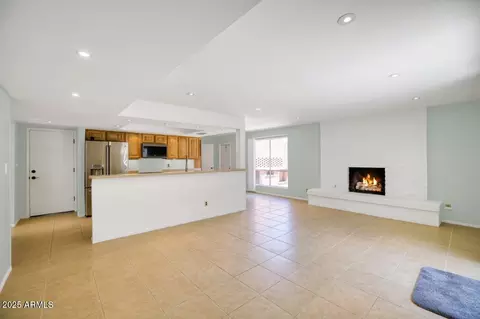 Living - 4032 E Cannon Dr, Phoenix, AZ 85028 photo 3 of 3