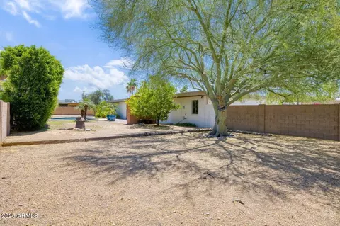Exterior - 4032 E Cannon Dr, Phoenix, AZ 85028 photo 5 of 6