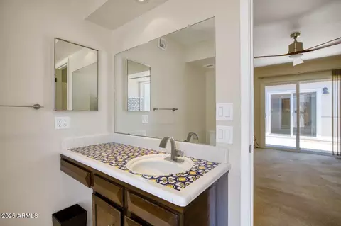 Bath - 4032 E Cannon Dr, Phoenix, AZ 85028 photo 2 of 2