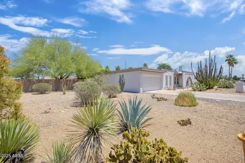 Exterior - 4032 E Cannon Dr, Phoenix, AZ 85028 photo 1 of 6