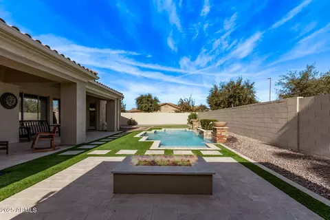 Exterior - 4667 E Reins Rd, Gilbert, AZ 85297 photo 5 of 11