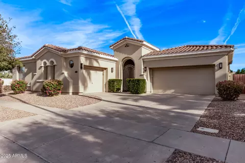 Exterior - 4667 E Reins Rd, Gilbert, AZ 85297 photo 3 of 11