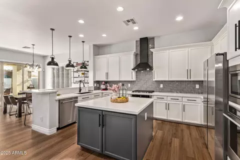 Kitchen - 4667 E Reins Rd, Gilbert, AZ 85297 photo 6 of 7
