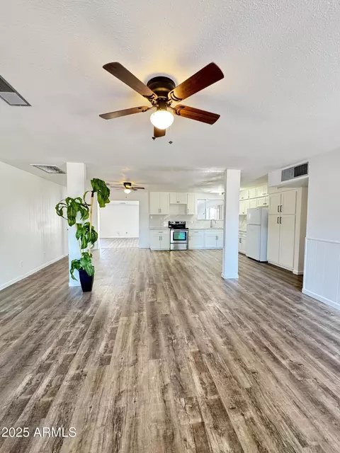 4916 W Earll Dr, Phoenix, AZ 85031