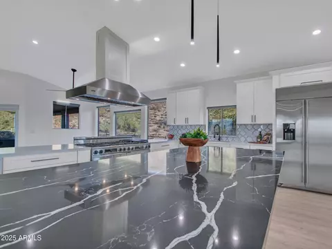 Kitchen - 3903 E Melody Dr, Phoenix, AZ 85042 photo 7 of 14