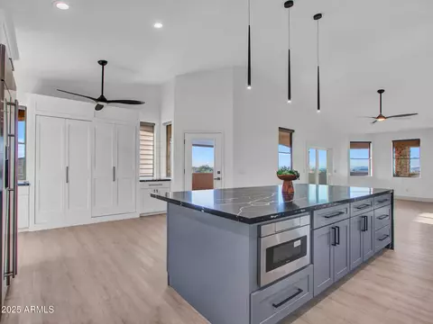 Kitchen - 3903 E Melody Dr, Phoenix, AZ 85042 photo 12 of 14