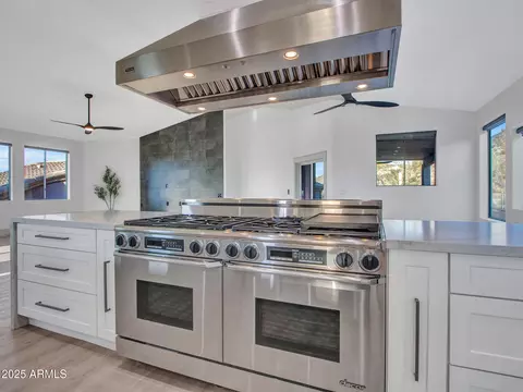 Kitchen - 3903 E Melody Dr, Phoenix, AZ 85042 photo 10 of 14