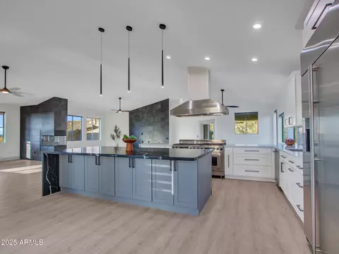 Kitchen - 3903 E Melody Dr, Phoenix, AZ 85042 photo 8 of 14
