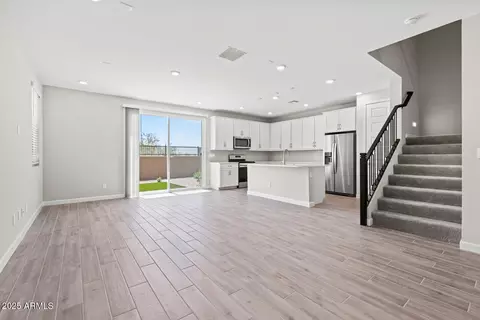 21047 N 58th Way, Phoenix, AZ 85054