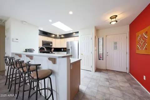Kitchen - 9932 N 16th Pl E, Phoenix, AZ 85020 photo 2 of 3