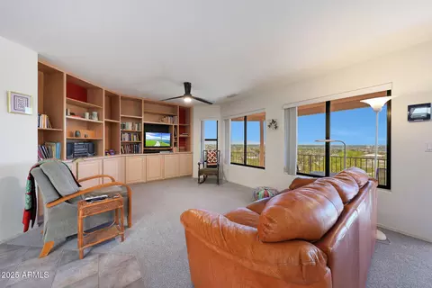 Living - 9932 N 16th Pl E, Phoenix, AZ 85020 photo 1 of 3
