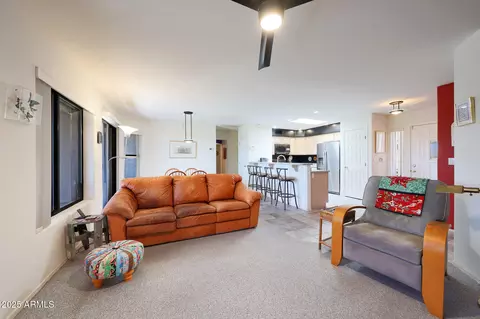 Living - 9932 N 16th Pl E, Phoenix, AZ 85020 photo 3 of 3