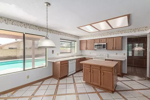 987 E Divot Dr, Tempe, AZ 85283 photo 14