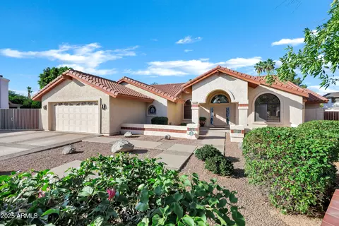 Exterior - 322 E Gary Cir, Mesa, AZ 85201 photo 2 of 10