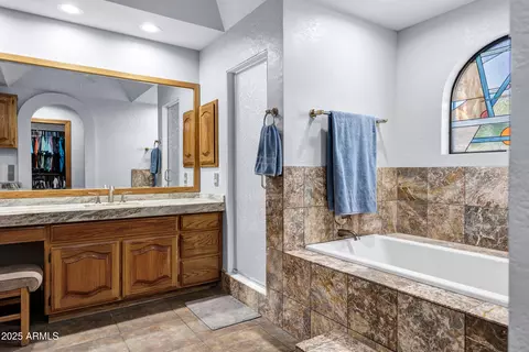 Bath - 322 E Gary Cir, Mesa, AZ 85201 photo 5 of 6