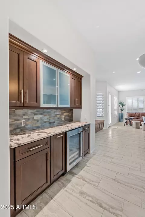 Kitchen - 9532 E Knoll Cir, Mesa, AZ 85207 photo 6 of 7