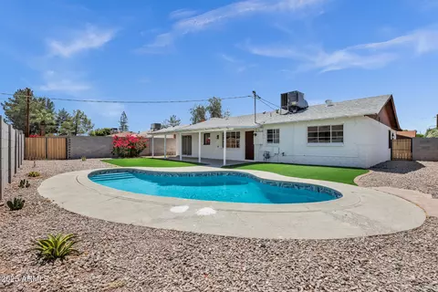 8002 E Whitton Ave, Scottsdale, AZ 85251