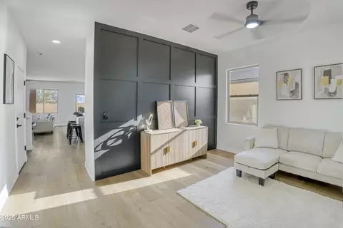8137 W Pueblo Ave, Phoenix, AZ 85043
