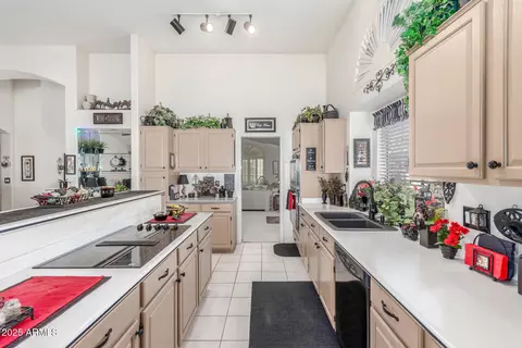 Kitchen - 17543 N Rainbow Cir, Surprise, AZ 85374 photo 2 of 6