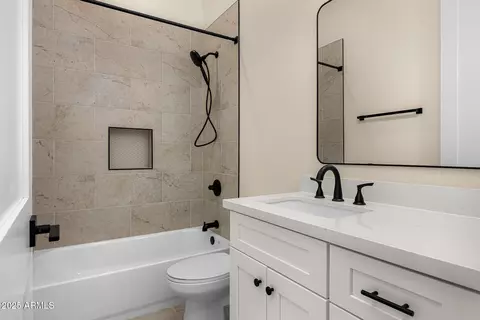 Bath - 4124 E Indianola Ave, Phoenix, AZ 85018 photo 8 of 8