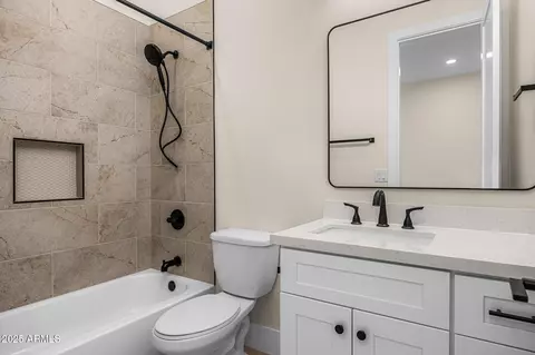 Bath - 4124 E Indianola Ave, Phoenix, AZ 85018 photo 6 of 8