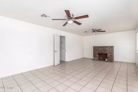 Living - 2401 N 27th St, Phoenix, AZ 85008 photo 2 of 6