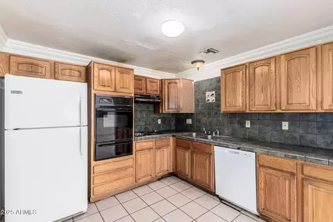 Kitchen - 2401 N 27th St, Phoenix, AZ 85008 photo 1 of 3