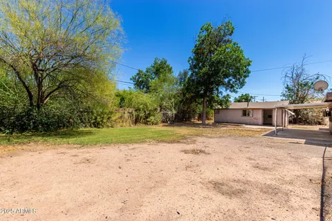 Exterior - 2401 N 27th St, Phoenix, AZ 85008 photo 1 of 4