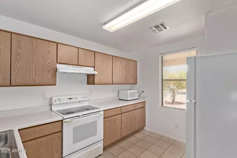 330 S Valley Dr, Apache Junction, AZ 85120 photo 7