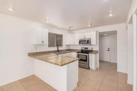 Kitchen - 15440 S 38th St, Phoenix, AZ 85044 photo 3 of 3