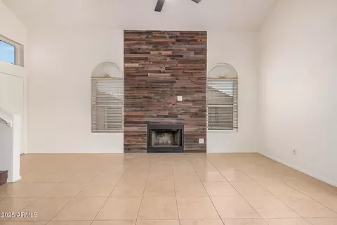Living - 15440 S 38th St, Phoenix, AZ 85044 photo 1 of 4
