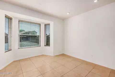 Living - 15440 S 38th St, Phoenix, AZ 85044 photo 3 of 4