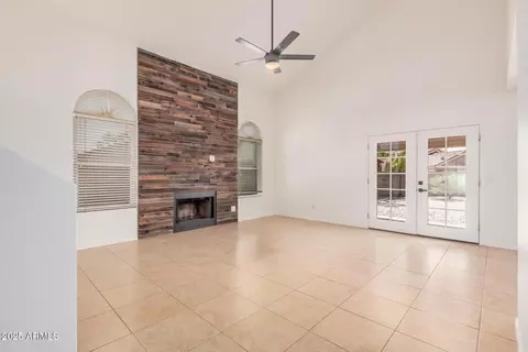 Living - 15440 S 38th St, Phoenix, AZ 85044 photo 2 of 4