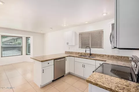 Kitchen - 15440 S 38th St, Phoenix, AZ 85044 photo 1 of 3