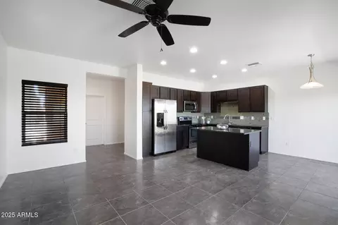 3113 E Danbury Rd #10, Phoenix, AZ 85032