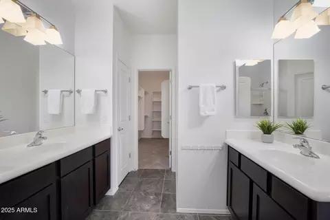 Bath - 3113 E Danbury Rd #10, Phoenix, AZ 85032 photo 1 of 3