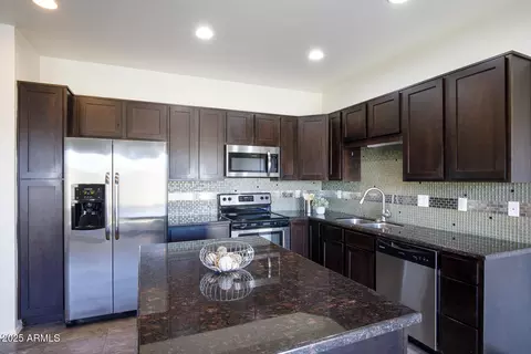 Kitchen - 3113 E Danbury Rd #10, Phoenix, AZ 85032 photo 2 of 2