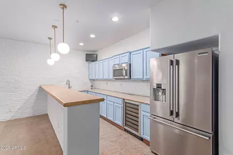 Kitchen - 3030 E Camellia Dr, Gilbert, AZ 85296 photo 5 of 7