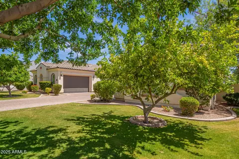 Exterior - 2457 E Melrose St, Mesa, AZ 85213 photo 3 of 14