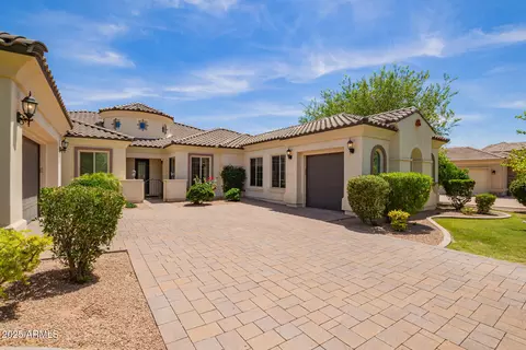 Exterior - 2457 E Melrose St, Mesa, AZ 85213 photo 5 of 14