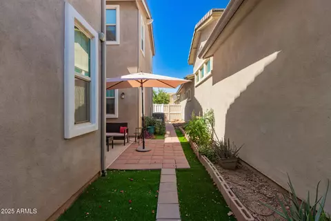 Exterior - 3783 E Stiles Ln, Gilbert, AZ 85295 photo 5 of 9