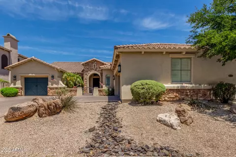 Exterior - 3824 E Parkside Ln, Phoenix, AZ 85050 photo 2 of 11