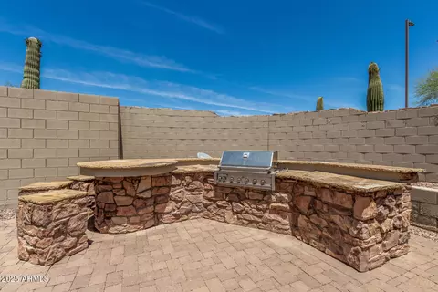 Exterior - 3824 E Parkside Ln, Phoenix, AZ 85050 photo 6 of 11