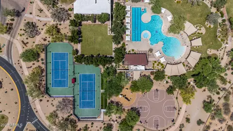 View/Area - 3824 E Parkside Ln, Phoenix, AZ 85050 photo 5 of 8