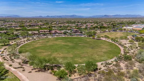 View/Area - 3824 E Parkside Ln, Phoenix, AZ 85050 photo 7 of 8