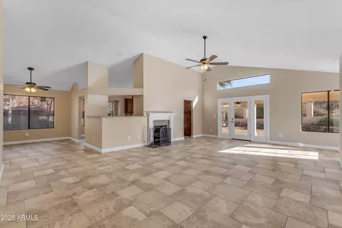 Living - 15232 S 36th Pl, Phoenix, AZ 85044 photo 2 of 3