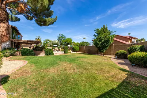 Exterior - 4601 E Sunnyside Ln, Phoenix, AZ 85032 photo 6 of 8