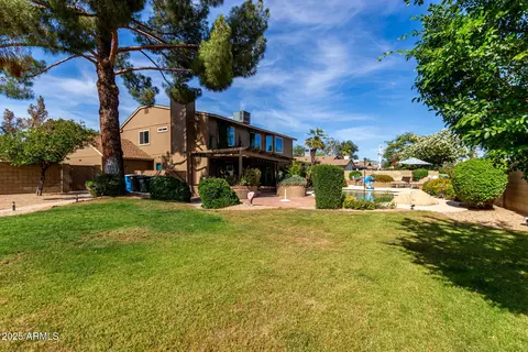 Exterior - 4601 E Sunnyside Ln, Phoenix, AZ 85032 photo 5 of 8