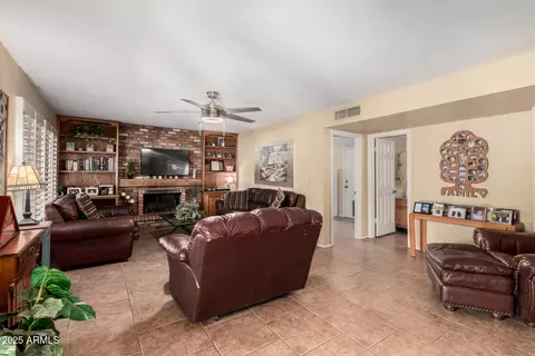 Living - 4601 E Sunnyside Ln, Phoenix, AZ 85032 photo 2 of 2