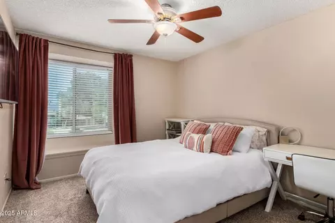 Bedroom - 4601 E Sunnyside Ln, Phoenix, AZ 85032 photo 5 of 5